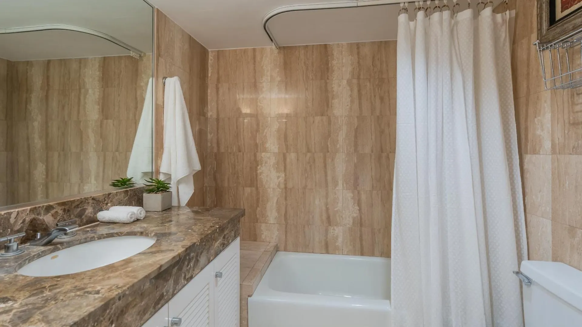 Royal Garden Waikiki - Ocean View - Resort Amenities Honolulu
