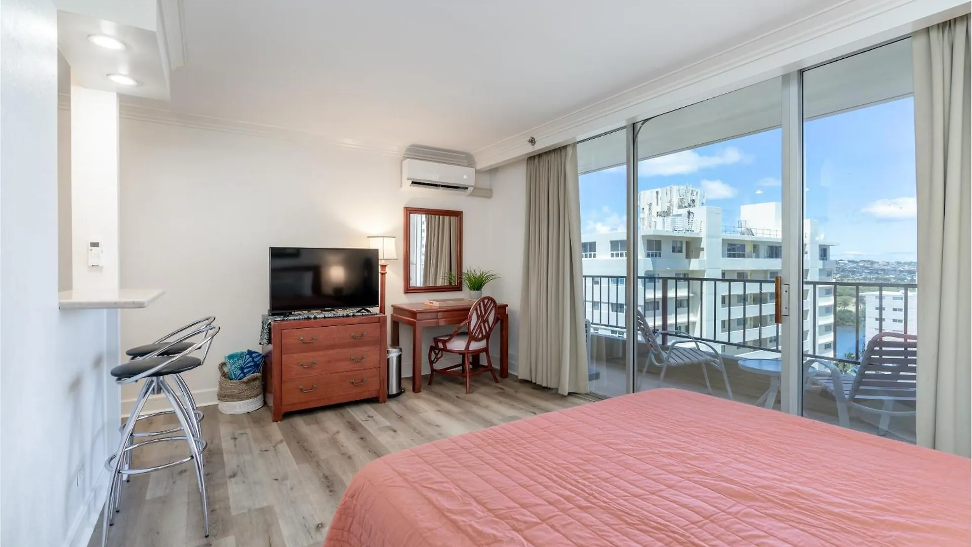 Royal Garden Waikiki - Ocean View - Resort Amenities Honolulu